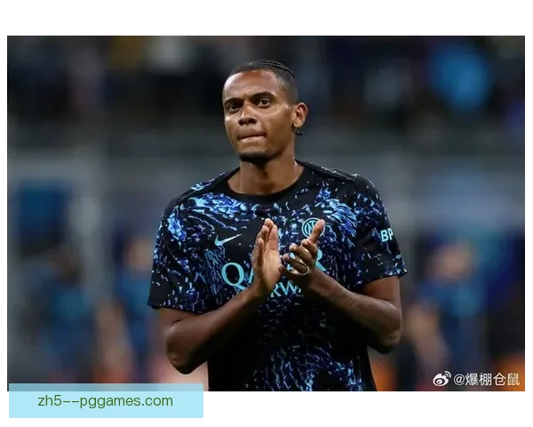 阿坎吉稳固曼城后防展现多面能力成球队万金油